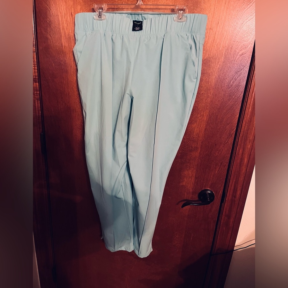 NWOT- Women’s size Large Relaxed Workout Gear